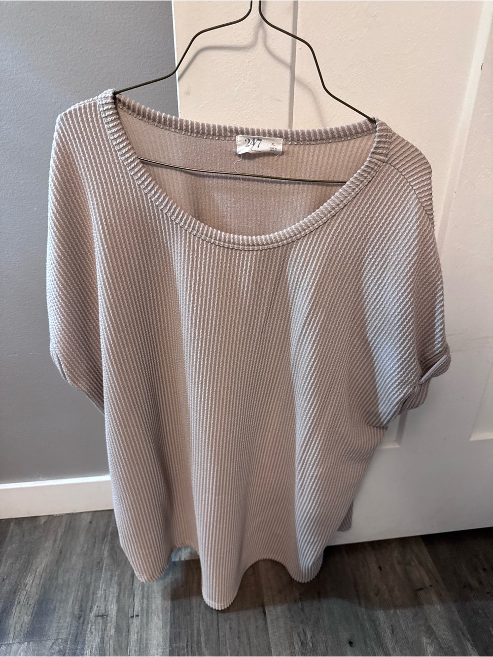 Light Taupe Ribbed Short Sleeve Top by